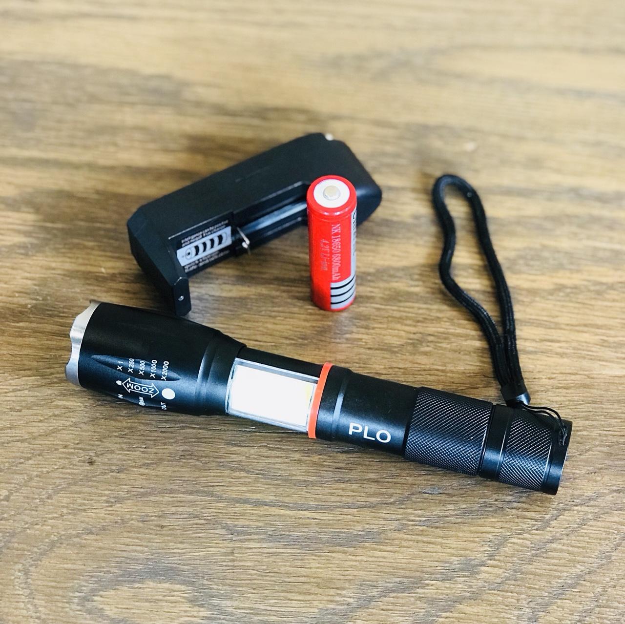 Đèn Pin Plo T6 Pro Siêu Sáng, Kháng nước - Hàng chất lượng, Nhiều chế độ chiếu sáng SOS và chiếu xa, Đèn Led Hông 10 bóng Siêu sáng,Kèm Pin và Bộ sạc 688/ 1 Đổi 1