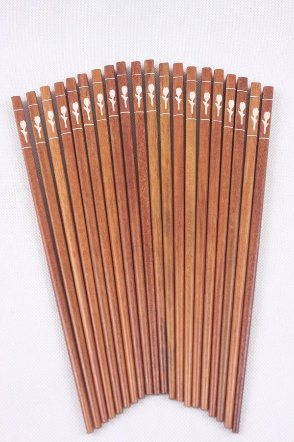 Bộ 10 đôi đũa gỗ chắc cao cấp khảm hoa hồngLâm Nguyên D009