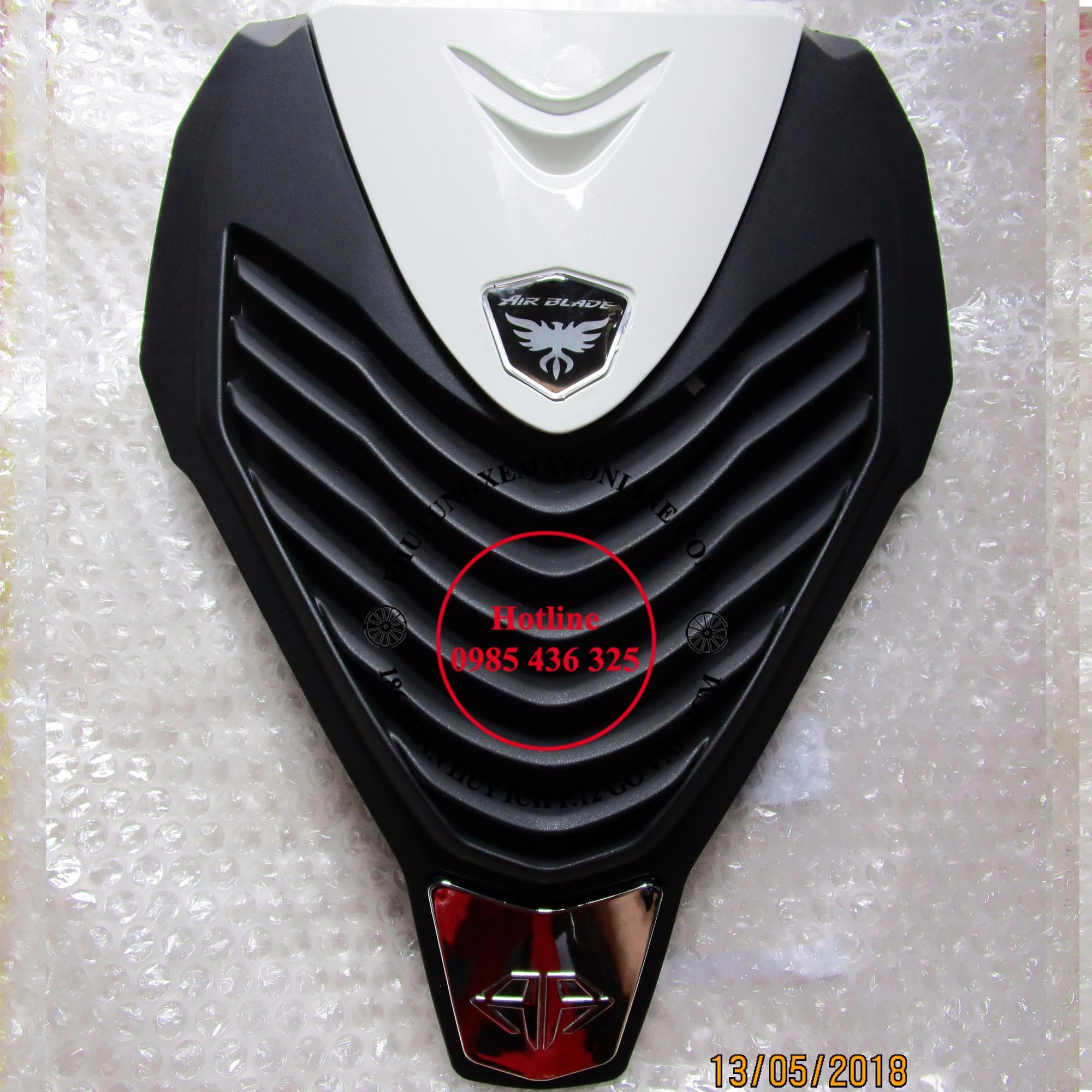 Mặt nạ kiểu sh ý cho air blade 2016 - 2018 màu trắng viền đen