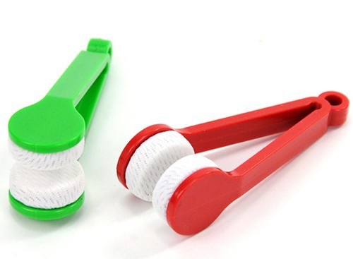 Dụng cụ lau mắt kiếng