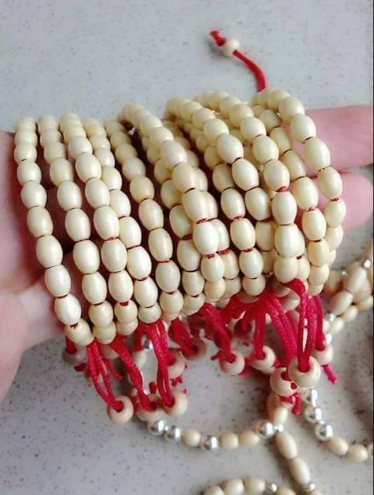 Vòng dâu tằm trắng dành cho bé