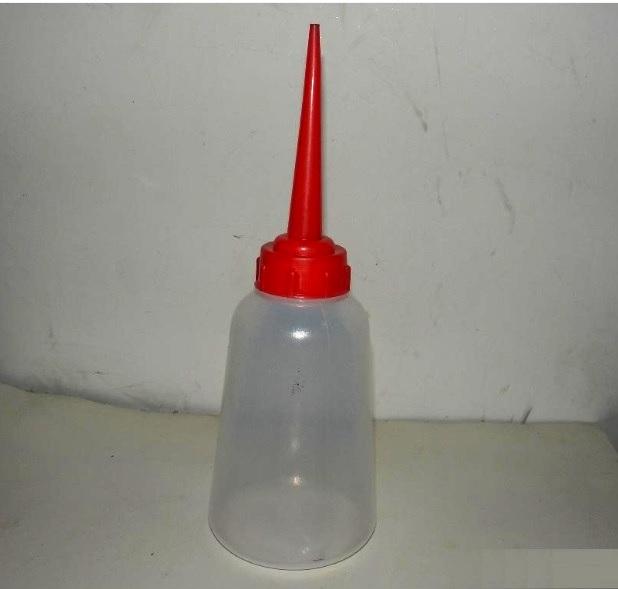 BÌNH TRA DẦU MÁY CÓ CHIA VẠCH 250ML