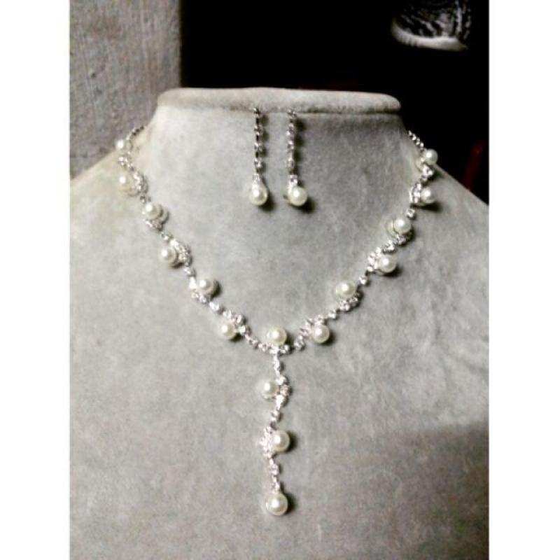 Bộ Ngọc Trai Xoắn Dài