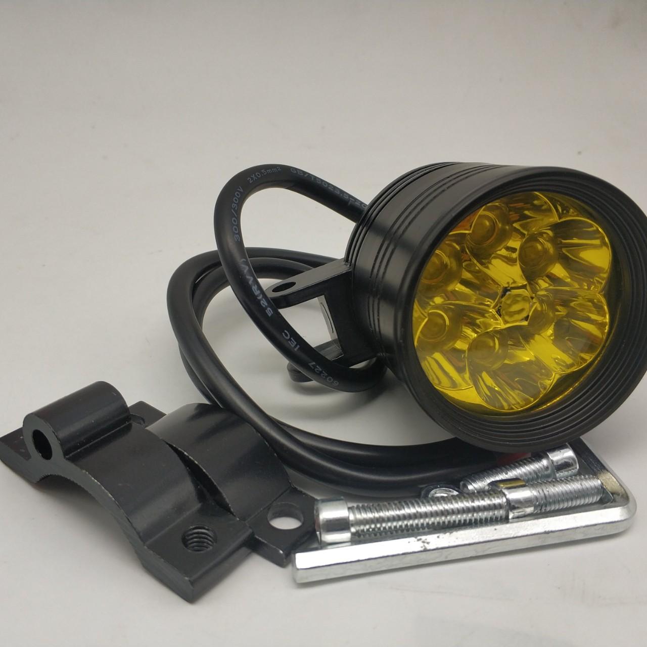 ĐÈN TRỢ SÁNG L6 CYT-T01 SÁNG VÀNG , tặng kèm công tắt on/off, giảm giá mua pat