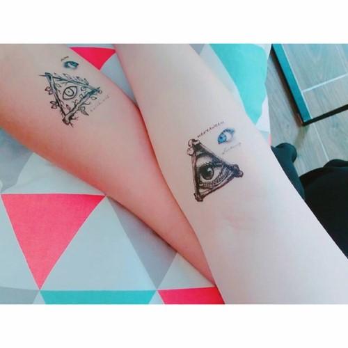 [HCM]Combo 4 tấm hình xăm dán couple 10x6cm mắt tam giác (Một tấm gồm nhiều hình. Mua 2 combo tặng bắp tay mini 10x20cm)