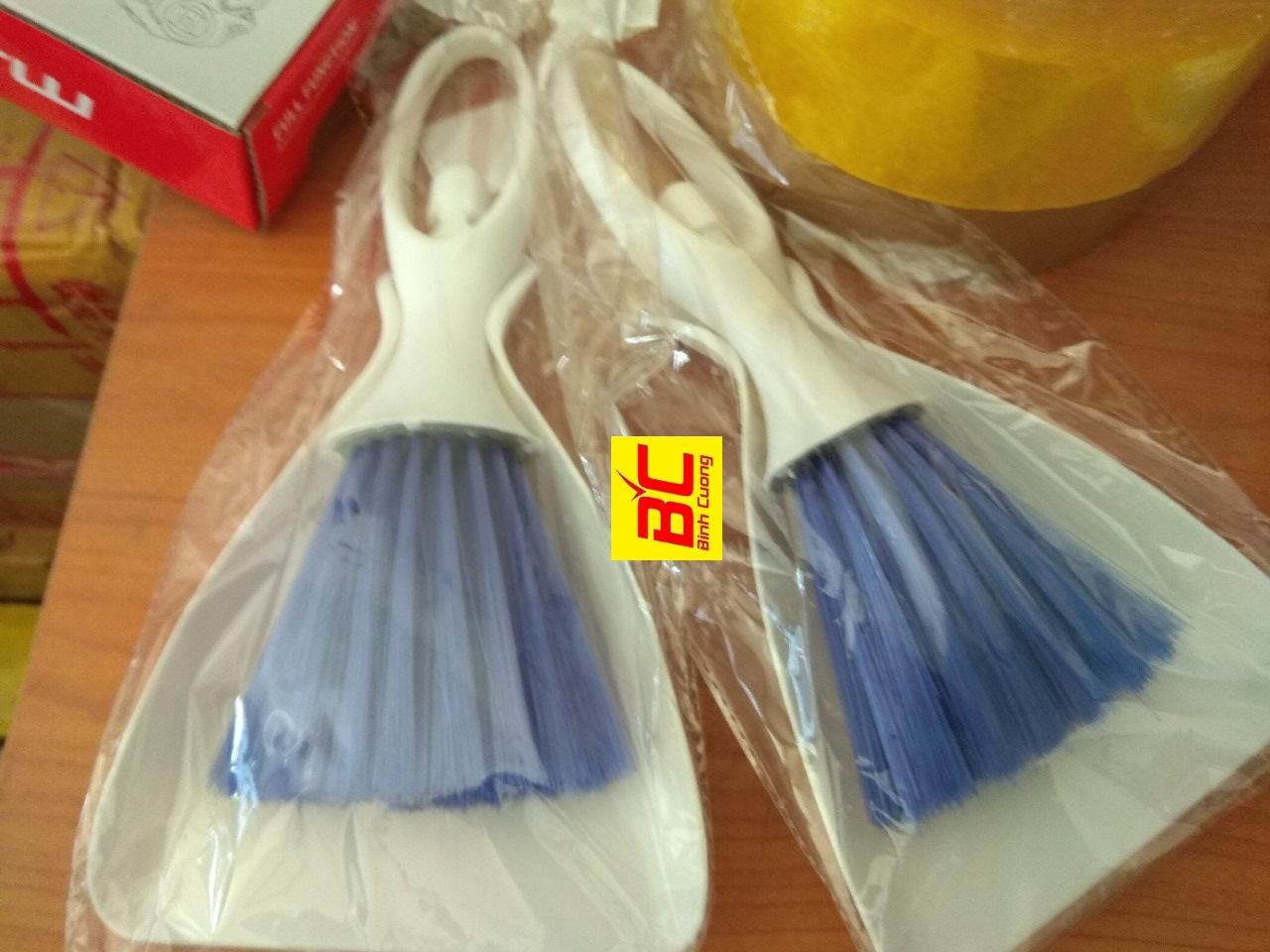 Bộ chổi quét vệ sinh oto