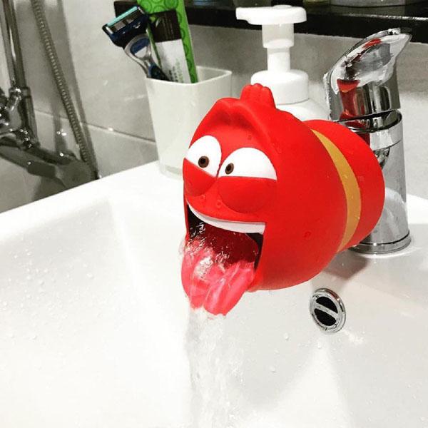 Vòi nước rửa tay cho bé hình con sâu larva đáng yêu