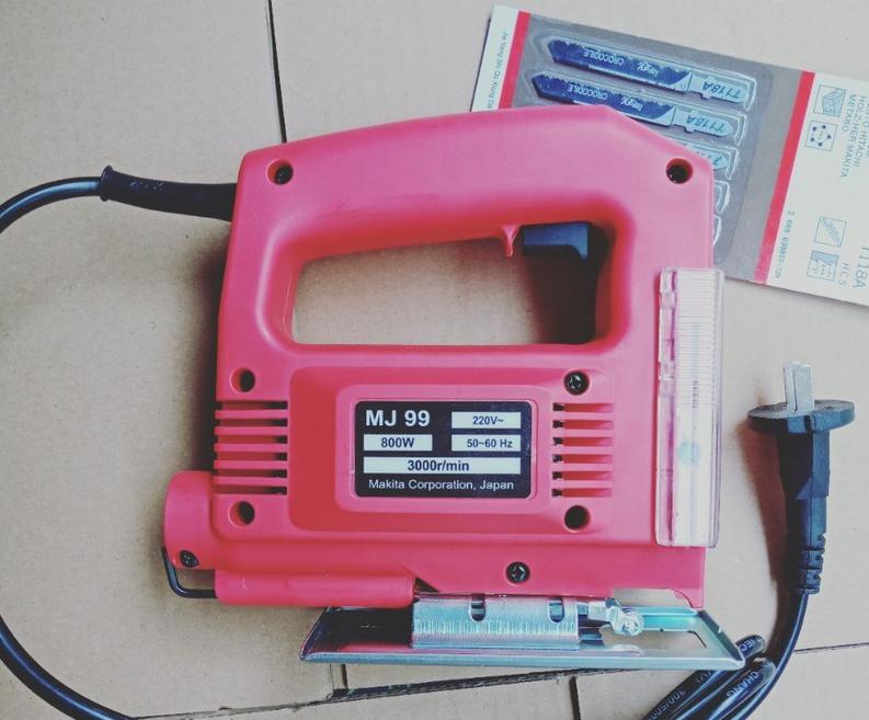 Máy cưa lọng Makita MJ99 may cua long may cua long gia re