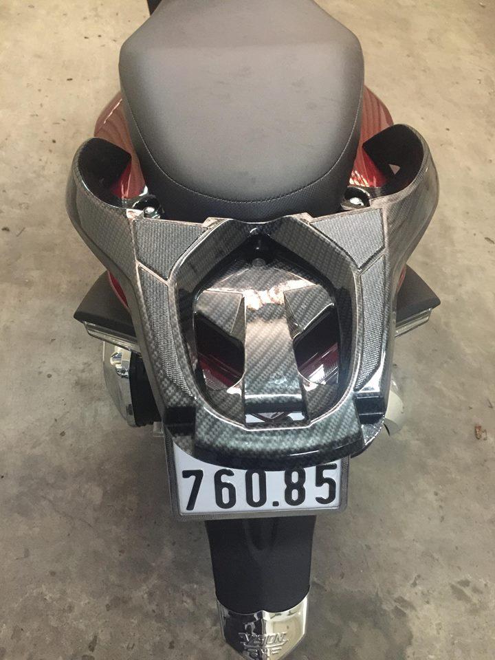 Cảng sau (tay dắt)  cho xe VISION 2014-2020 kiểu SH Ý  -Sơn Carbon cao cấp-