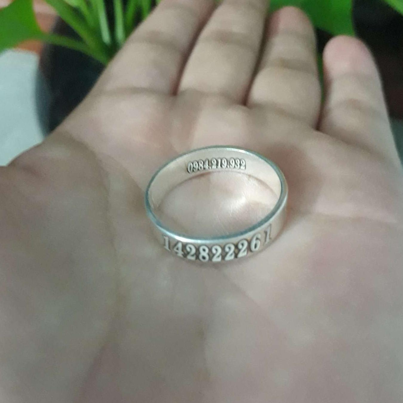 Nhẫn bạc khắc số CMT và số điện thpaij khỏi lo quên.iư