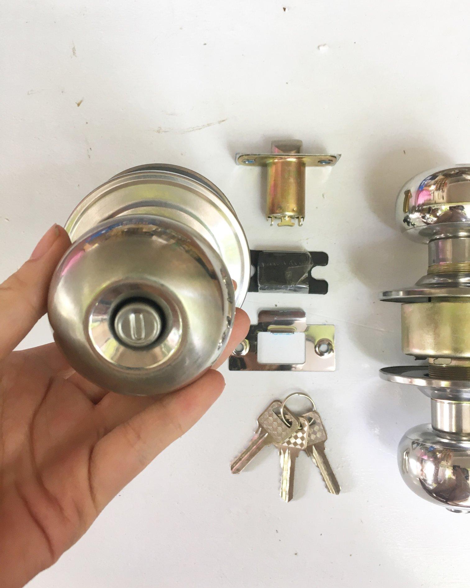 Khóa cửa tay nắm tròn solien bé