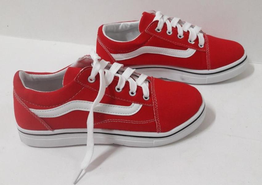 Giày sneaker họa tiết vạch lượn sóng giá rẻ