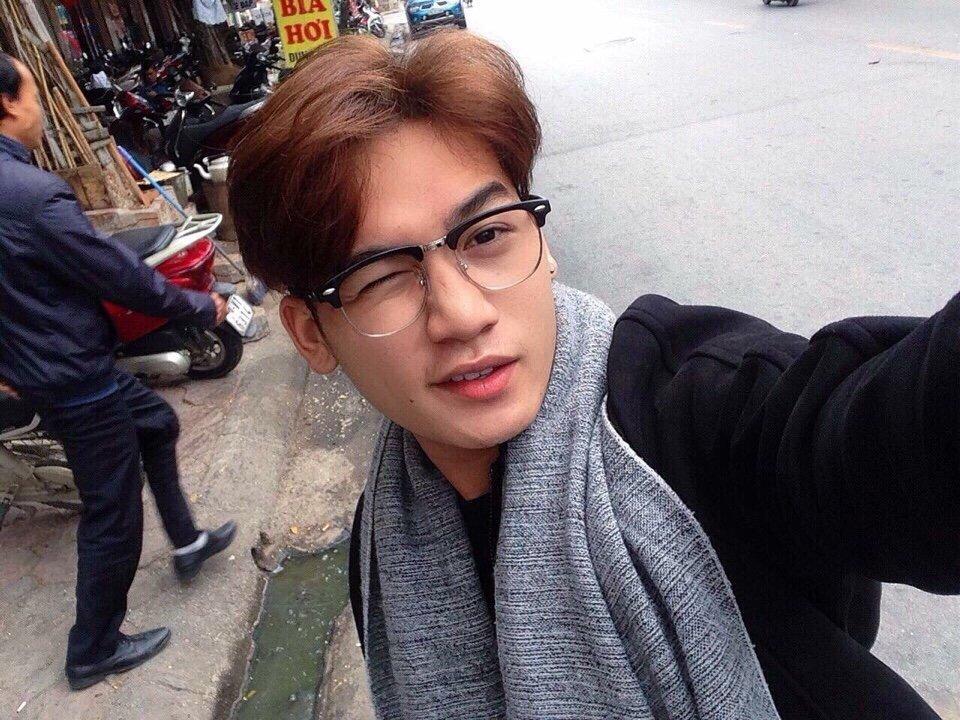 gọng kính giả cận Nam có viền trên dành cho dân Văn phòng siêu đẹp cá tính