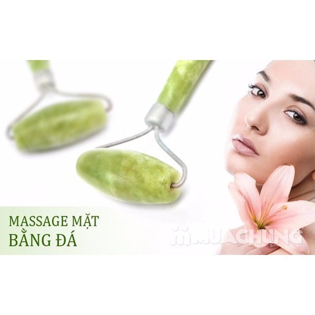 Cây lăn massage mặt bằng đá ngọc bích
