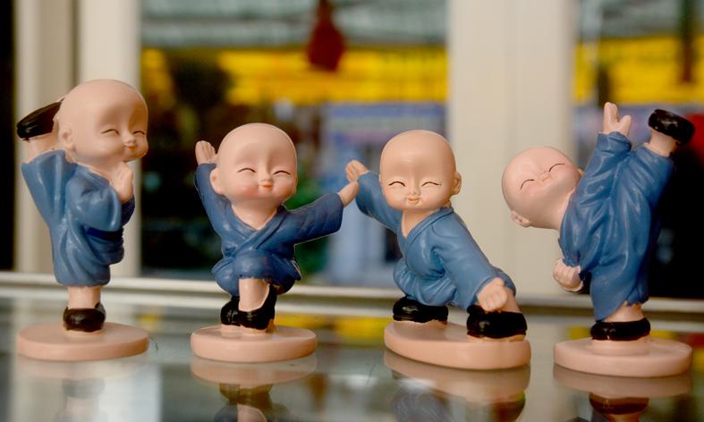 [HCM]Bộ tượng Bốn Chú Tiểu áo lam múa võ đá chân dễ thương