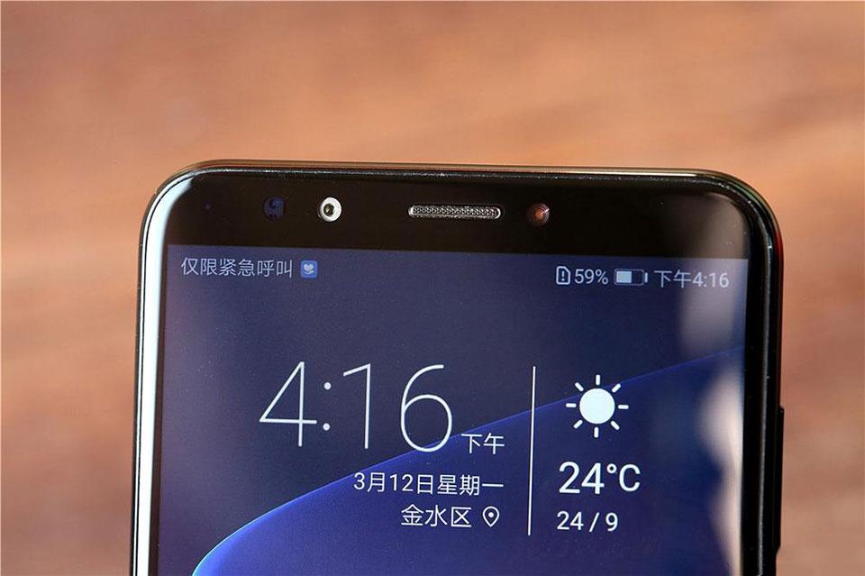 Trên tay Huawei Honor 7C