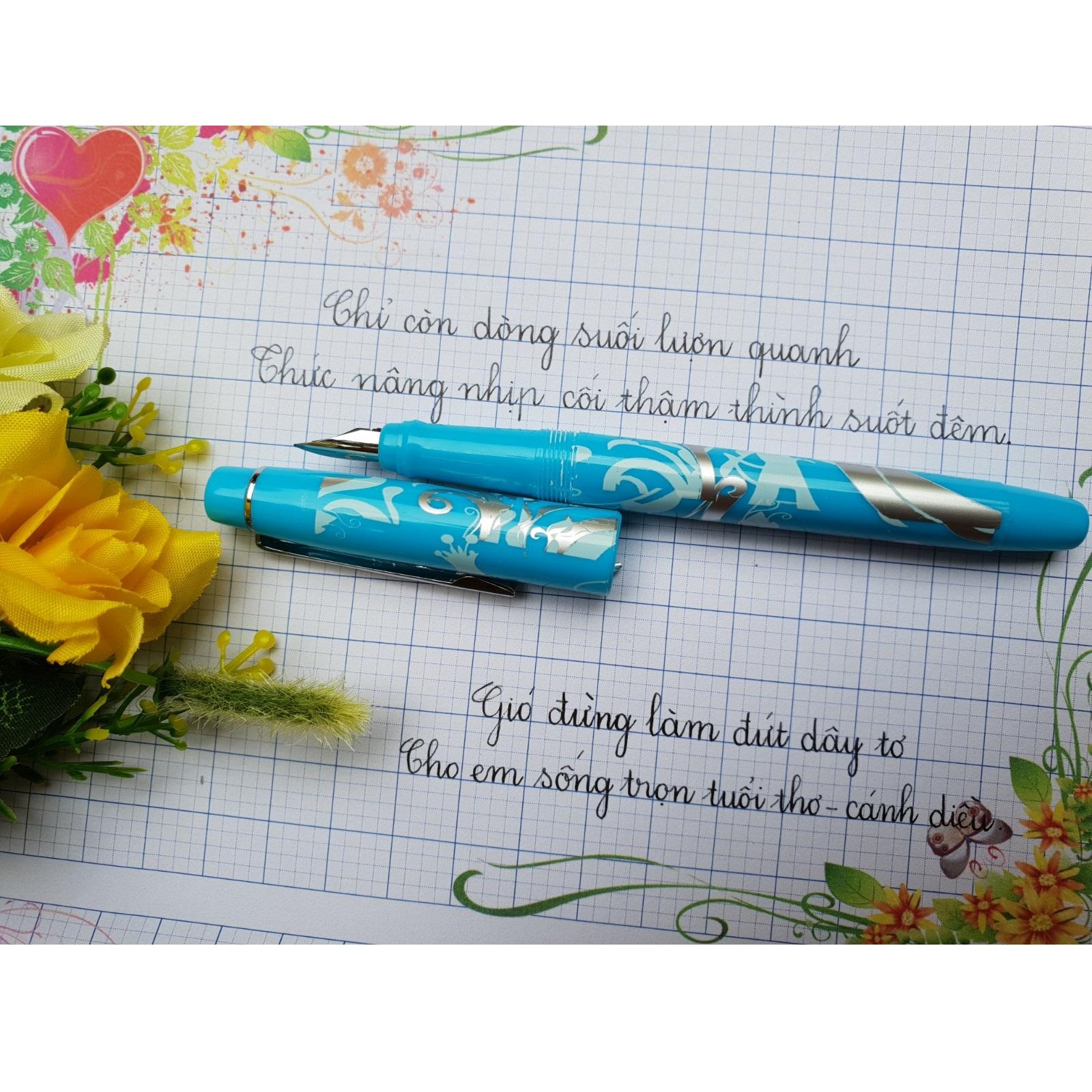 Bút viết chữ đẹp Joyko (Ấn Độ) - Bút nhẹ, cầm vừa tay, tặng kèm 2 ngòi mài sơ-cua