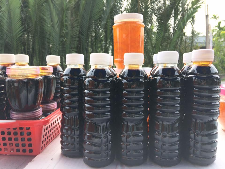 Nước màu dừa Bến Tre mẹ làm 1 lít