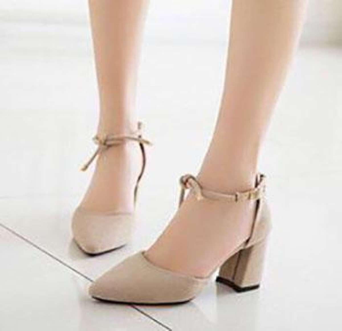Giày cao gót thắt nơ cổ chân bít mũi cao cấp- màu kem
