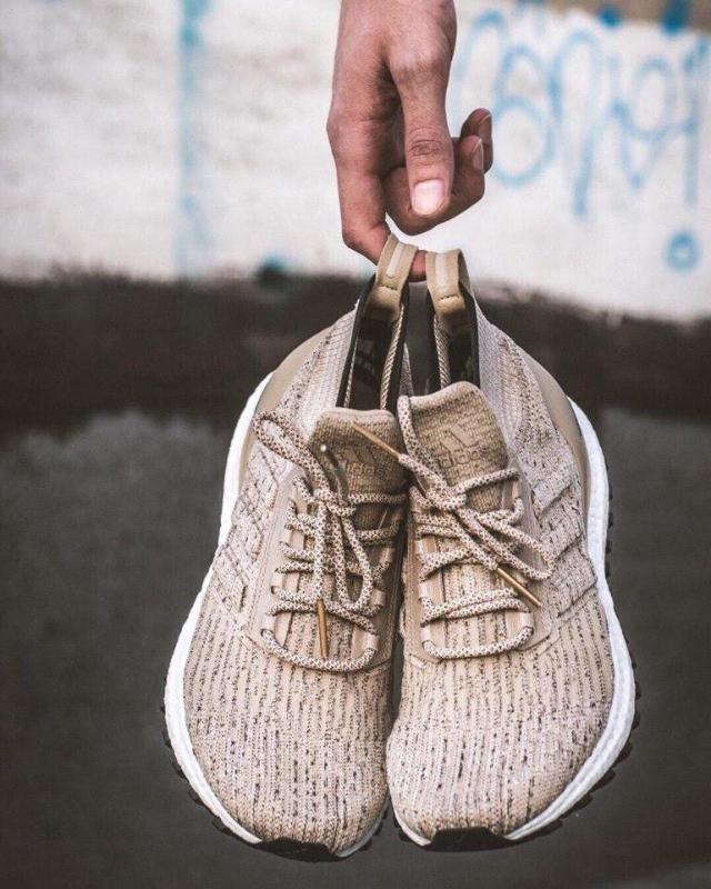 Giày thể thao nam Ultra Boost ATR Mid Khakis (tặng tất thể thao)