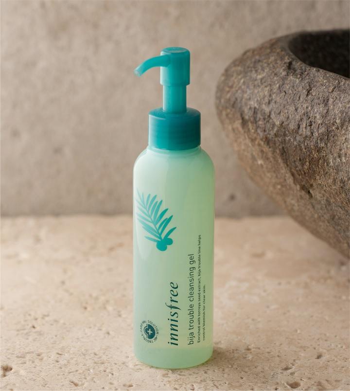 Gel tẩy trang Innisfree từ dầu Bija Trouble Cleansing Gel 150ml