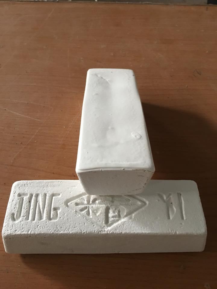 Sáp trắng đánh bóng 680 gam/ cục
