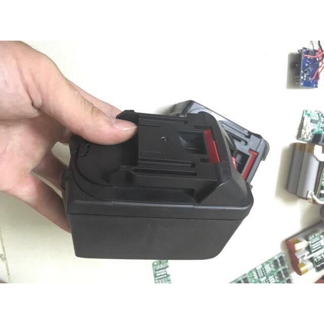 SL. Vỏ pin makita trượt hộp 3 hàng x 5 cell 18650 có led báo pin và ốc