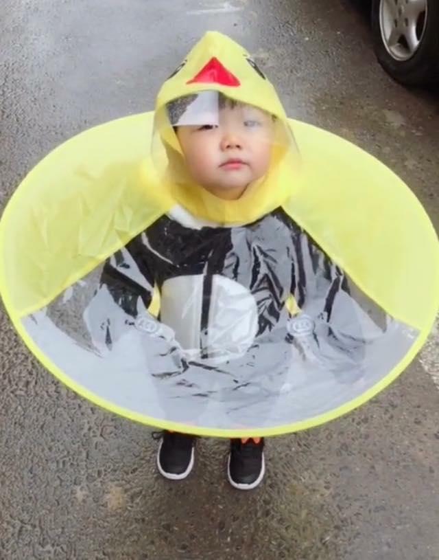 Áo mưa nón siêu kute cho bé