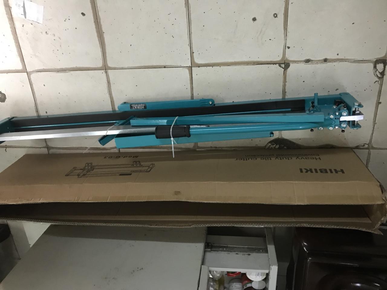 Máy cắt gạch siêu cứng bàn đẩy Hibiki 2288 Thái lan, cắt 82 cm.thanh dẫn 15x45mm siêu cứng.