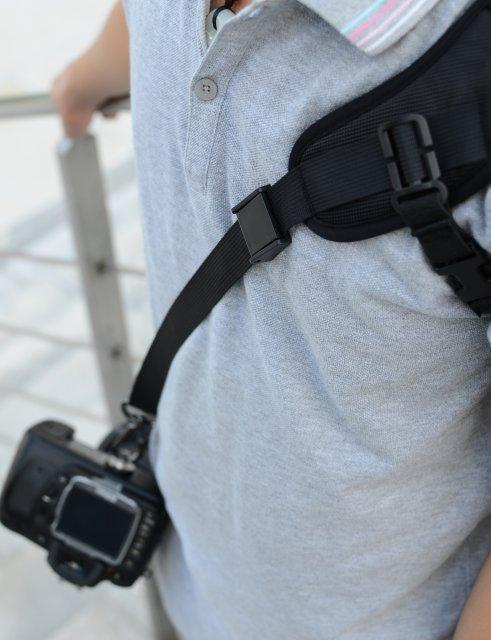 chammart-phụ-kien-thong-minh-day-deo-thao-tac-nhanh-dai-deo-may-anh-da-nang-quick-strap-focus-1.jpg