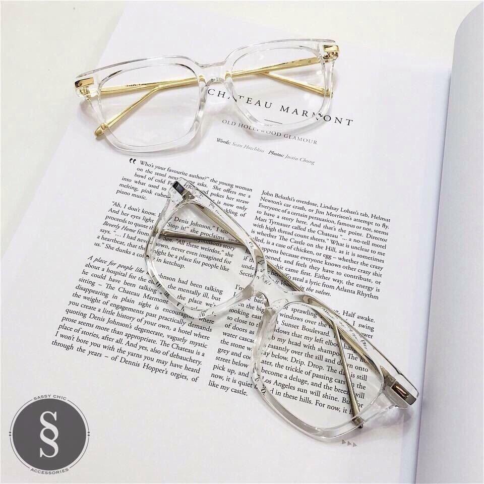 Hình thật hàng Kính mát nữ gọng chữ V càng kim loại siêu đẹp sang chảnh nhất - Kính mát nữ kính acetate siêu bền thông dụng đảm bảo hài lòng cho các khách hàng khó tính, chống nắng chống chói cực tốt,chống UV400 được giảm giá khủng