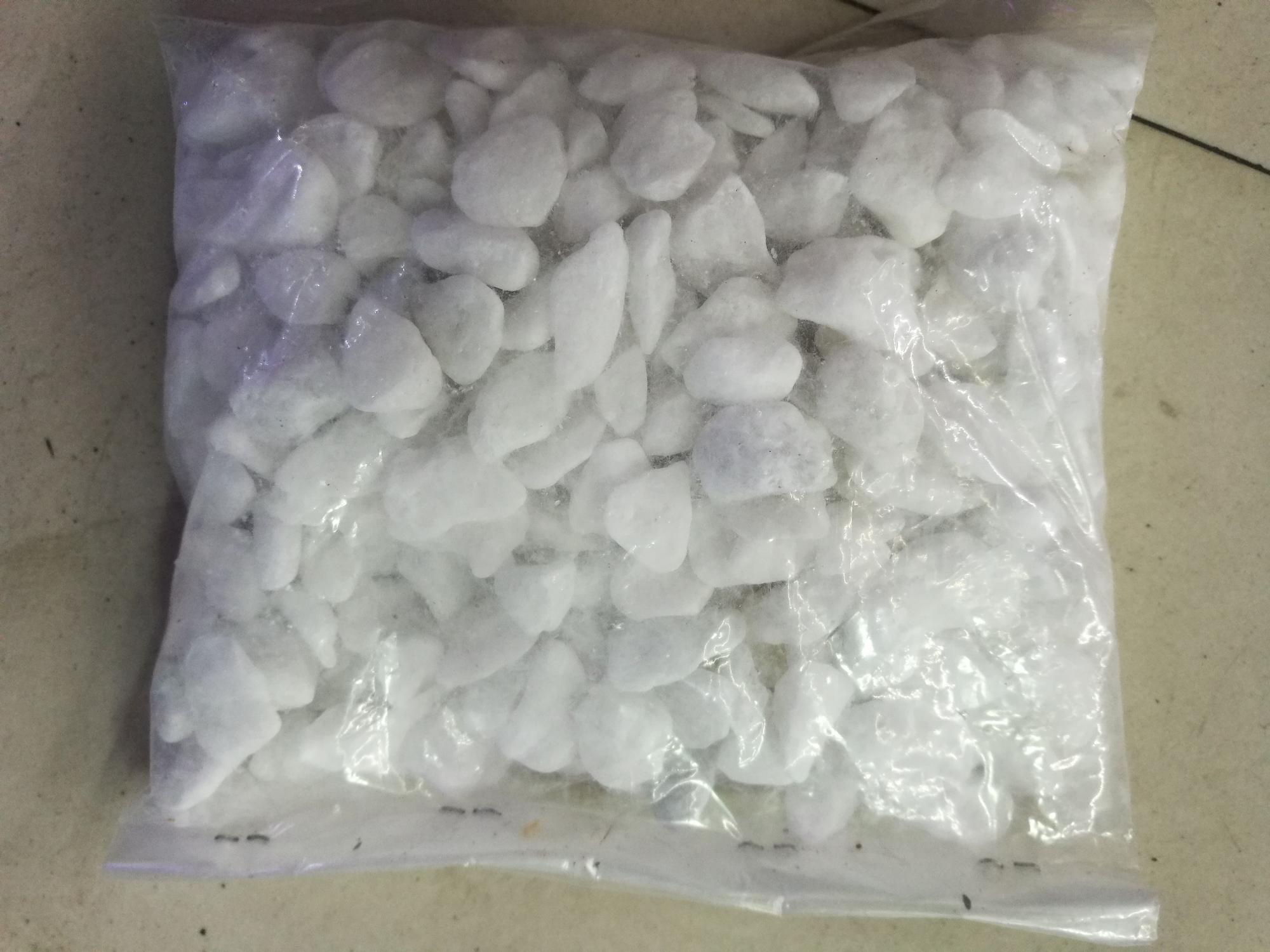 [HCM]Đá sỏi trắng nhỏ trang trí hồ cá chậu cây (1 gói - 500 gram)