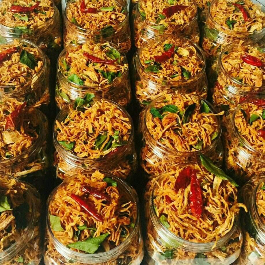  COMBO 2 HỦ 250G Khô gà sấy lá chanh siêu ngon siêu rẻ chất lượng sỉ dạo ăn vặt ăn liền mứt tết nguyên liệu làm bánh vào bếp nấu ăn heo bò gà vịt tôm cua cá mực ăn là ghiền sấy khô hit nhà làm hot 