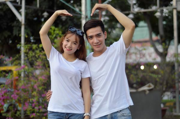 áo thun cặp màu trắng