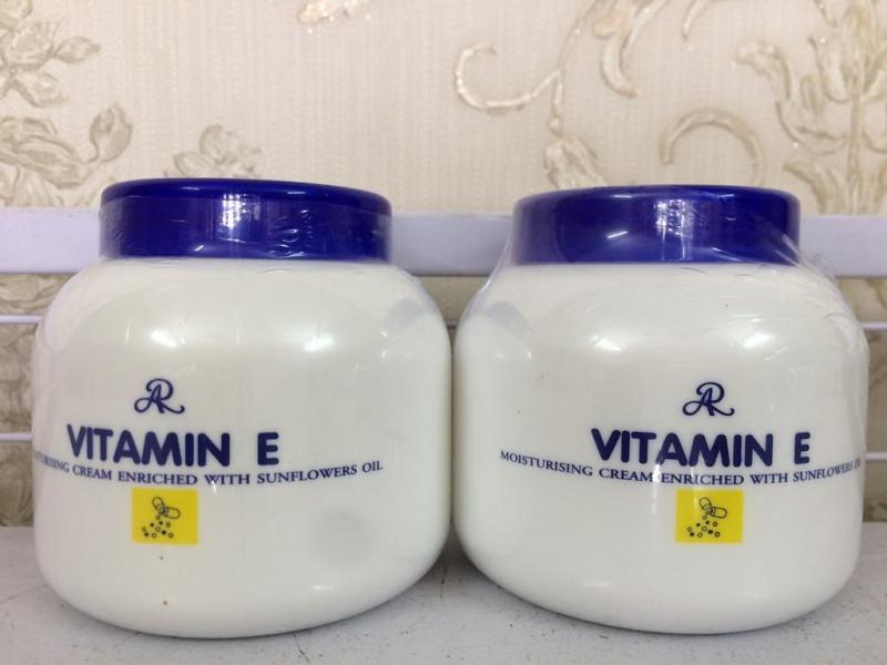 Kem dưỡng ẩm VITAMIN E ARON 200g Thái Lan nhập khẩu