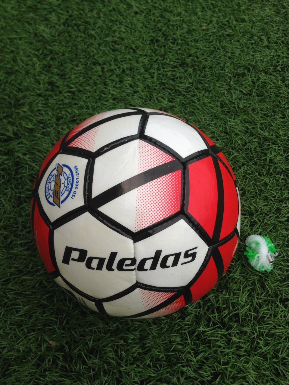 BÓNG ĐÁ SỐ 5 PALEDAS  DA CAO CẤP (tặng túi lưới+kim bơm+đôi tất)