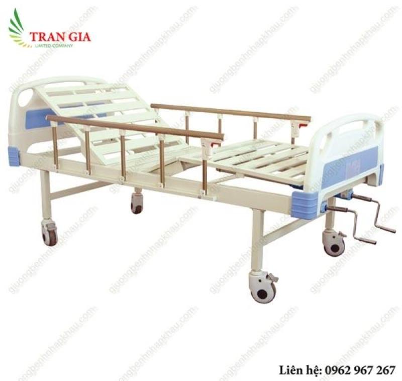 Giường bệnh đa năng 2 tay quay điều khiền bằng tay quay