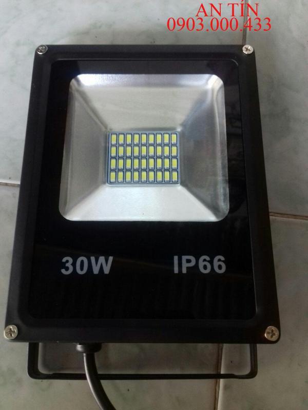 Đèn Pha Led IP66 Siêu mỏng, siêu sáng 30W (Ánh Sáng vàng)
