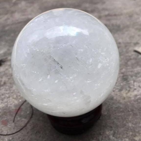 [HCM]QUẢ CẦU PHONG THỦY ĐÁ THẠCH ANH TRẮNG ĐƯỜNG KÍNH 10CM- TẶNG KÈM CHÂN ĐẾ