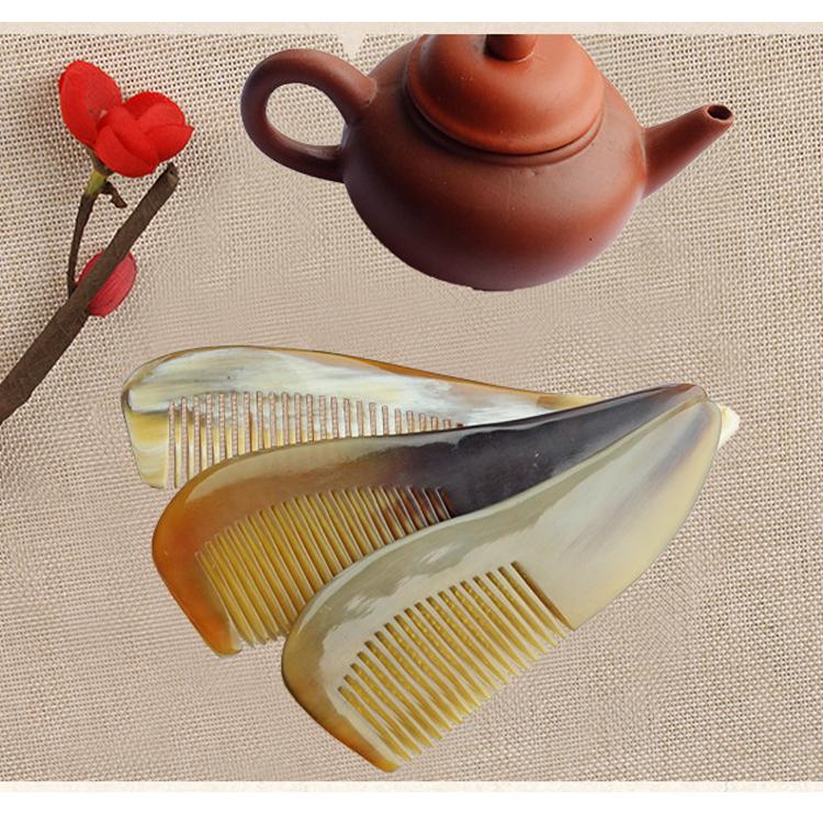 lược sừng trâu cao cấp , gia công hoàn thiện cao, loại dài 18 cm, dày 4 mm cán nhọn đầu sừng