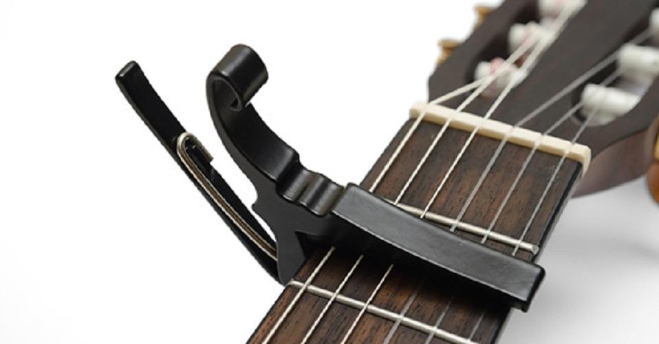 Capo ( Không Lỗ Cao Cấp  )  Đa Năng Cho Guitar  + Ukulele (Màu Đen )- HÀNG CÓ SẴN