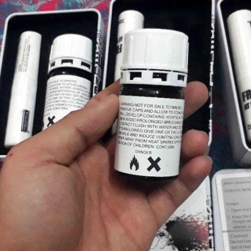Popper titan trắng 30 ml