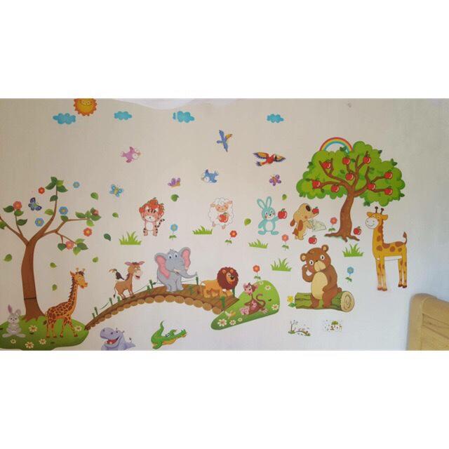 Decal dán tường bộ thú cây táo và thú qua cầu