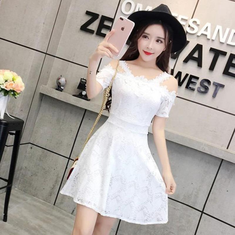 Nơi bán Đầm Ren Trễ Vai Chiếc Lá