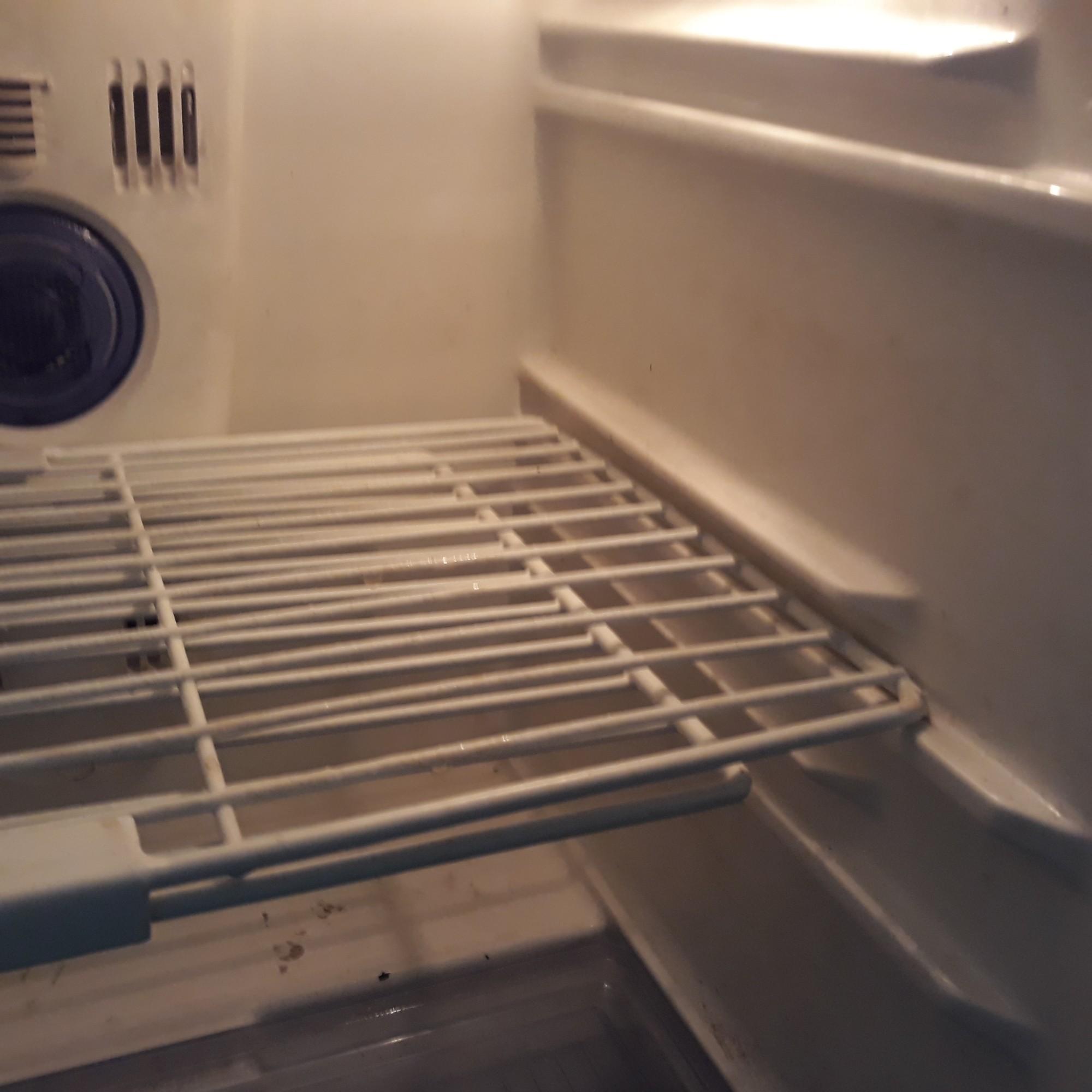 Giá tủ lạnh đựng đồ (hàng thiết kế)