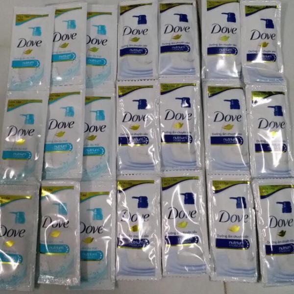 Combo 50 gói sữa tắm dưỡng thể Dove 6g + tặng kèm túi đựng mỹ phẩm cao cấp
