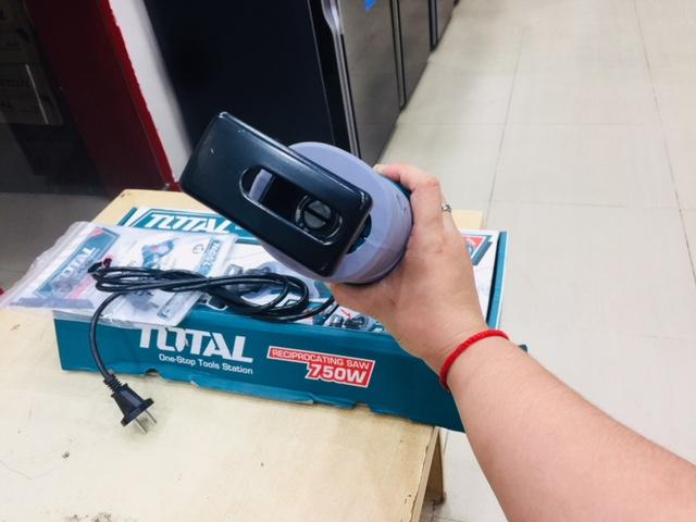 Máy cưa kiếm total ts100802