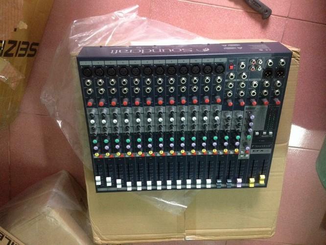 Mixer Soundcraft EFX8