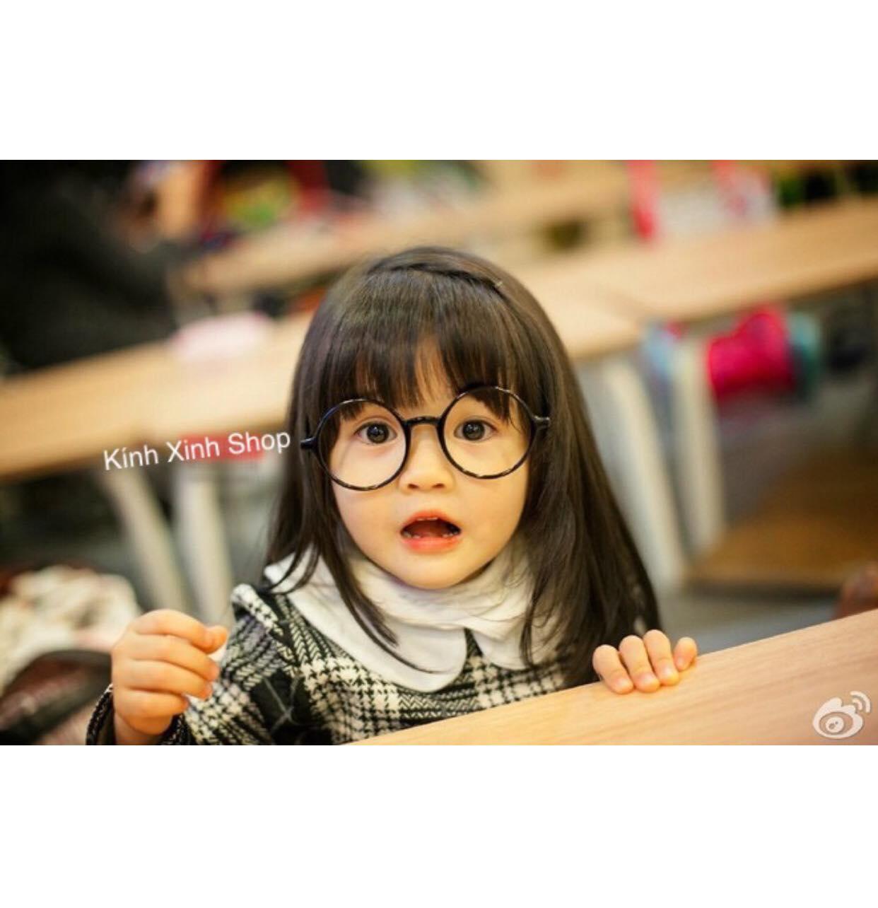 Kính mắt tròn xoe ngố nobita