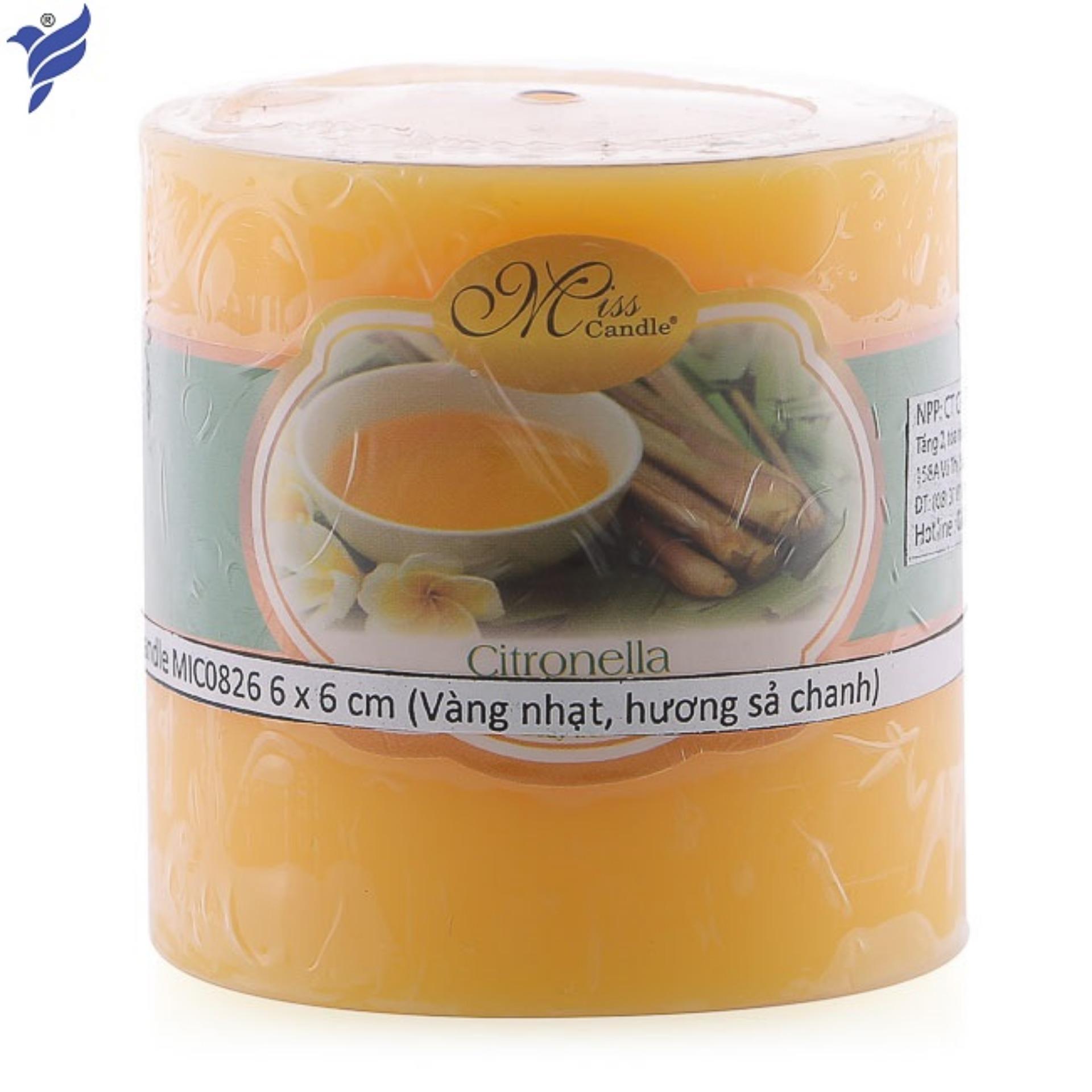 Nến thơm trụ tròn D6H6 Miss Candle MIC0826 6 x 6 cm (Vàng nhạt hương sả chanh)